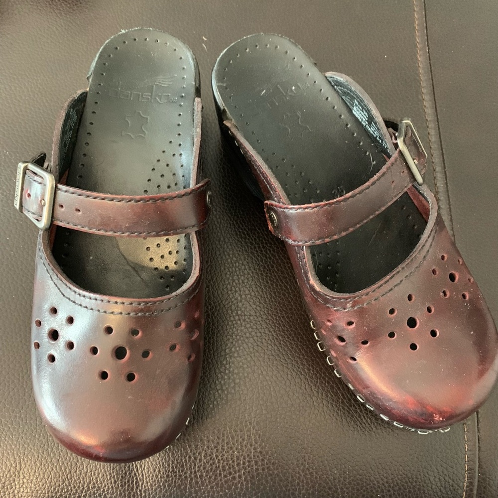 DANSKO Merrie Clogs Mary Jane Buckle Mules Slides Merlot Leather Size 35 Nurse